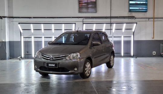 Toyota • Etios