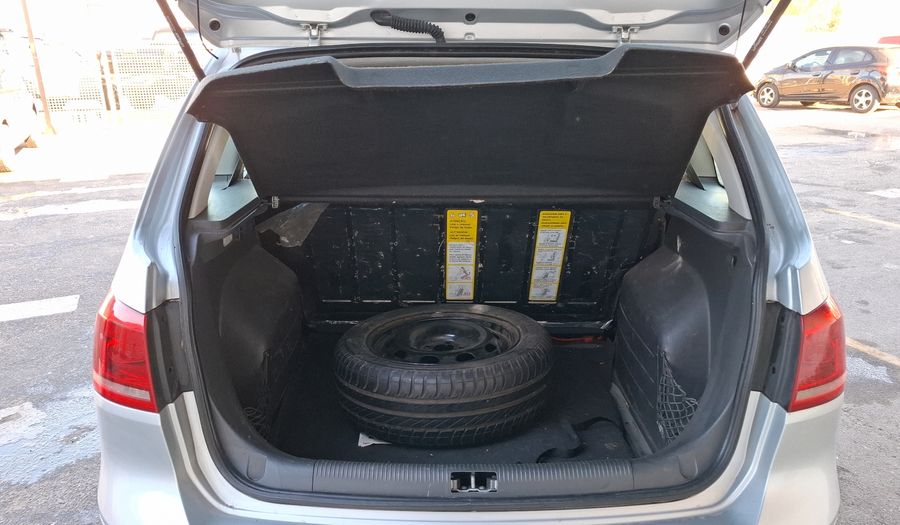 Volkswagen Suran 1.6 COMFORTLINE AB Wagon 2014