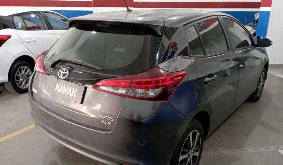 Toyota Yaris XLS CONNECT Hatchback 2022