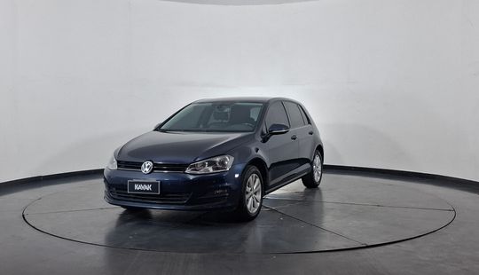 Volkswagen • Golf