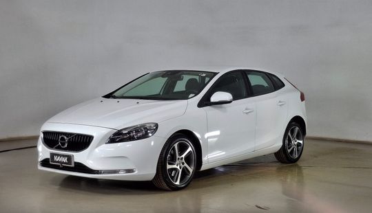 Volvo • V40