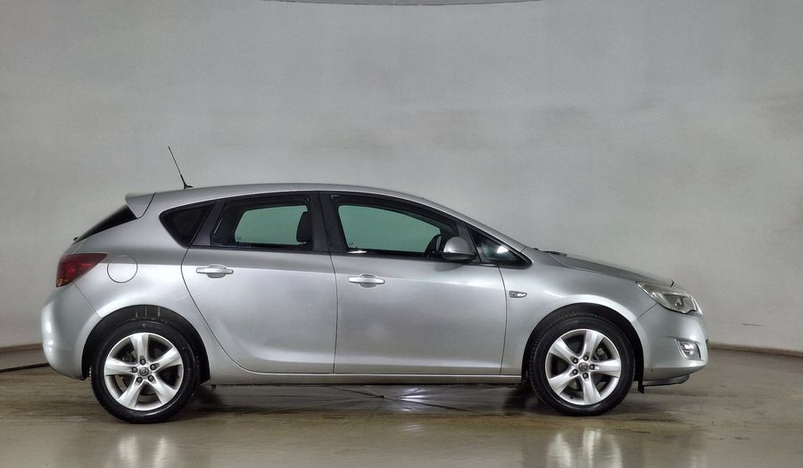 Opel Astra 1.6 TURBO ENJOY AUTO Hatchback 2014