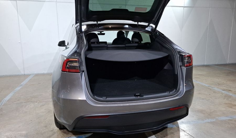 Tesla Model Y BEV RWD AUTO Suv 2025