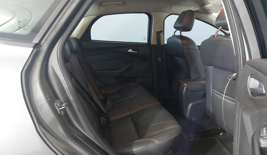 Ford Focus SE Hatchback 2015