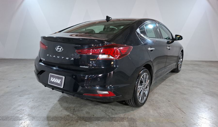 Hyundai Elantra 2.0 LIMITED TECH NAVI AUTO Sedan 2019