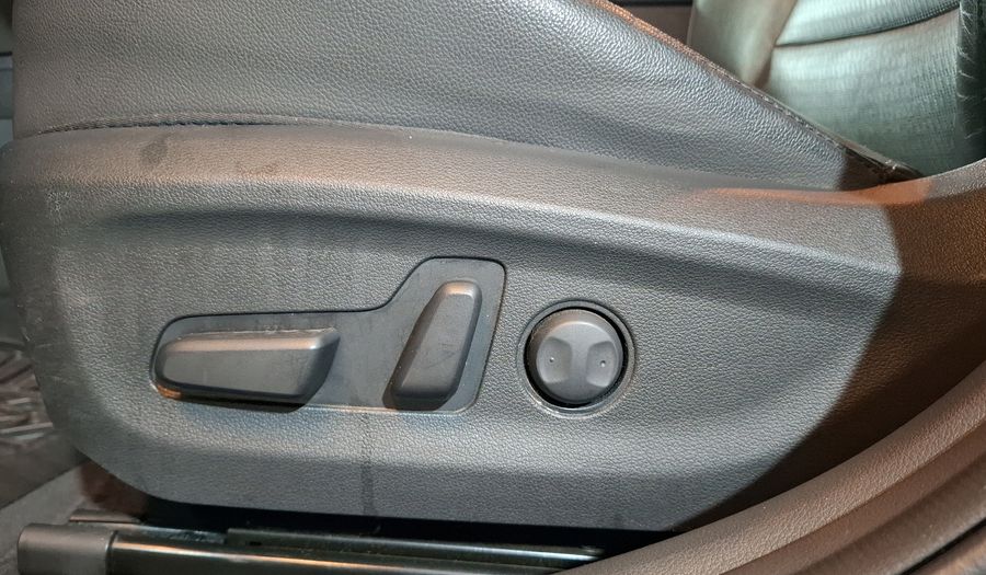 Hyundai Elantra 2.0 LIMITED TECH NAVI AUTO Sedan 2019