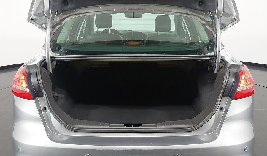 Ford Focus SE PLUS FASTBACK Sedan 2017