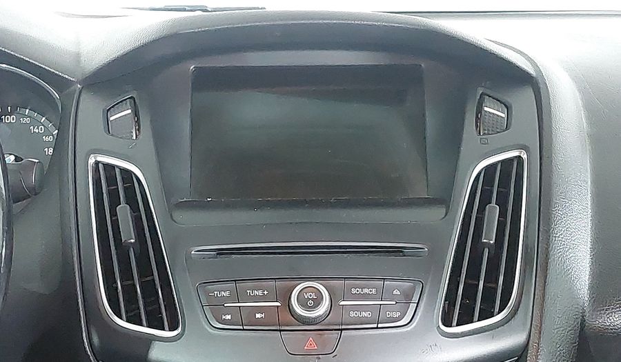 Ford Focus SE PLUS FASTBACK Sedan 2017
