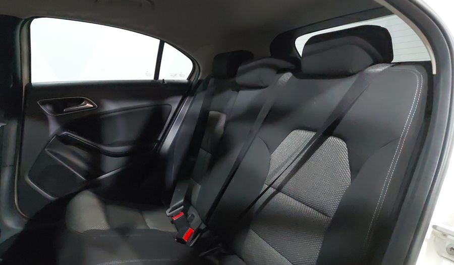 Mercedes Benz Clase A 1.6 180 CGI 7G-DCT Hatchback 2015