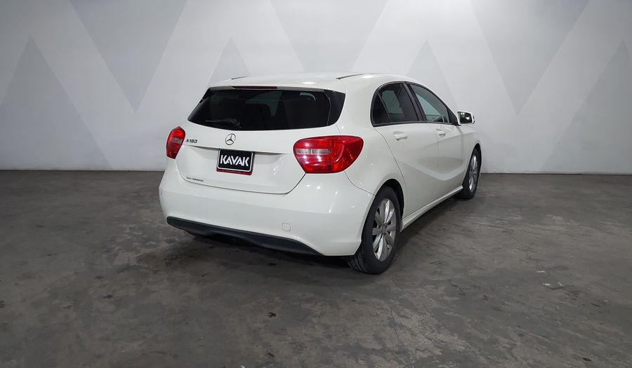 Mercedes Benz Clase A 1.6 180 CGI 7G-DCT Hatchback 2015
