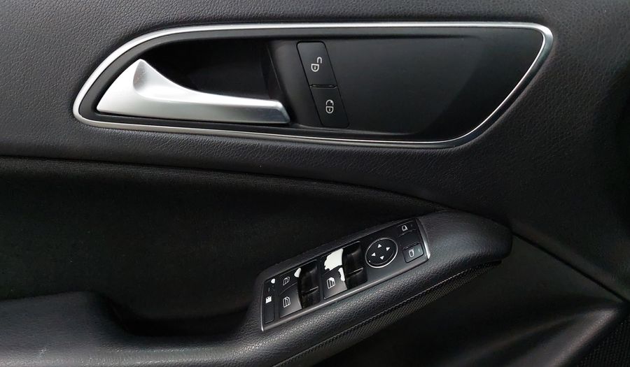 Mercedes Benz Clase A 1.6 180 CGI 7G-DCT Hatchback 2015