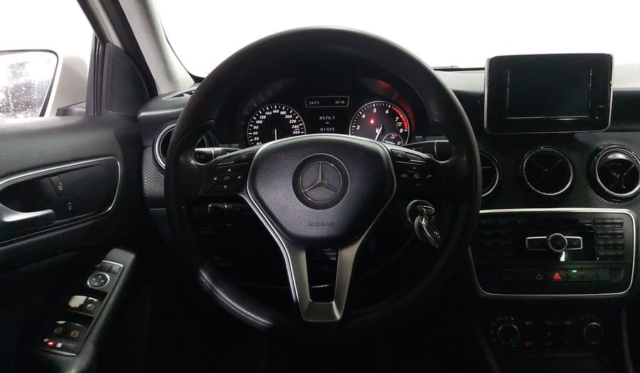 Mercedes Benz Clase A 1.6 180 CGI 7G-DCT Hatchback 2015