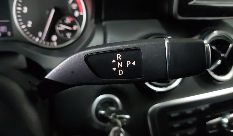 Mercedes Benz Clase A 1.6 180 CGI 7G-DCT Hatchback 2015
