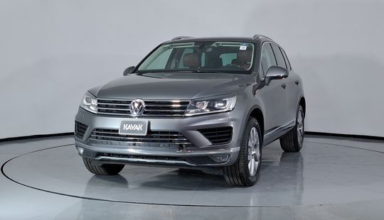 Volkswagen • Touareg