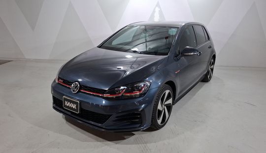 Volkswagen • Golf