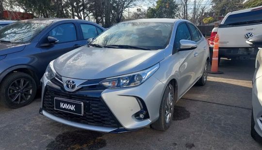 Toyota • Yaris