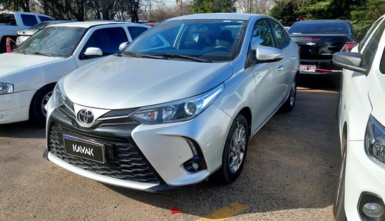 Toyota • Yaris