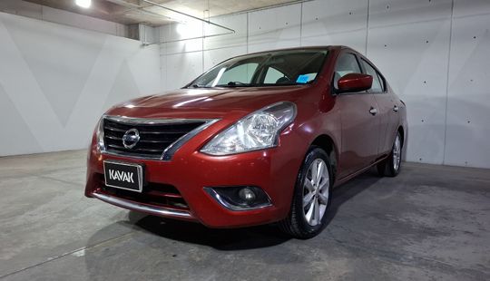 Nissan • Versa