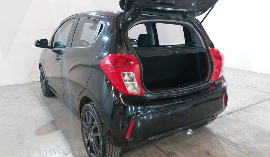 Chevrolet Spark 1.4 LT B MT Hatchback 2017