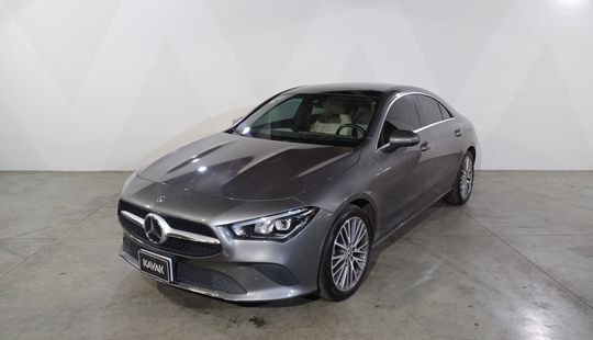 Mercedes Benz • Clase CLA
