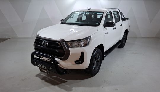 Toyota • Hilux