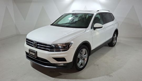 Volkswagen • Tiguan