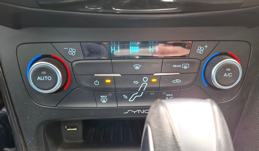 Ford Focus Iii 2.0 TITANIUM POWERSHIFT Hatchback 2016