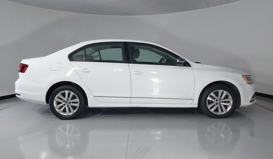 Volkswagen Jetta 2.0 STYLE MT Sedan 2017
