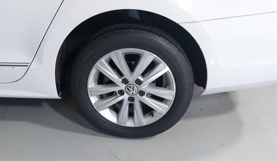 Volkswagen Jetta 2.0 STYLE MT Sedan 2017