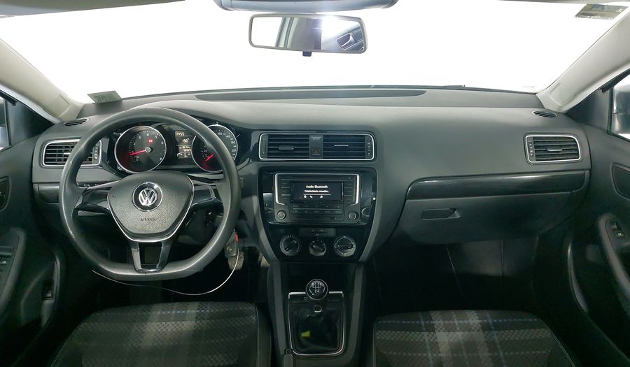 Volkswagen Jetta 2.0 STYLE MT Sedan 2017