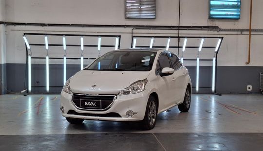Peugeot • 208