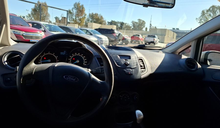 Ford Fiesta Kinetic Design 1.6 S Hatchback 2015