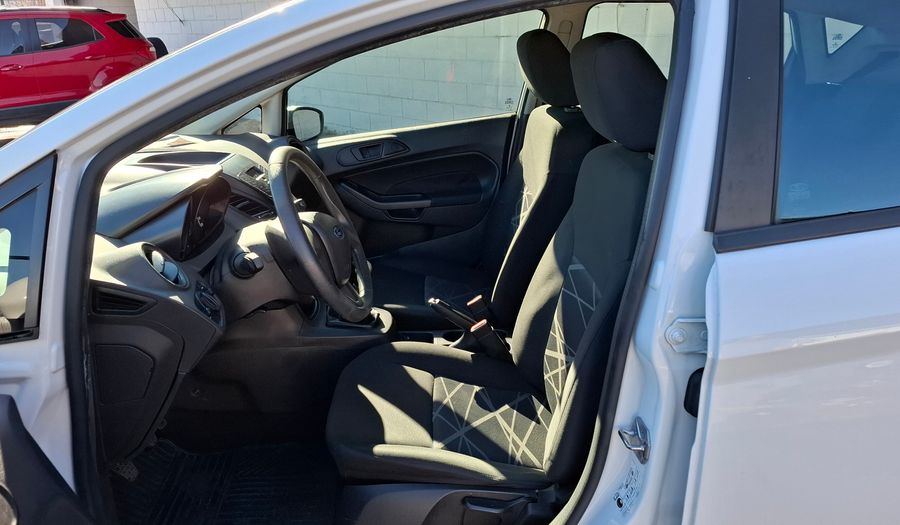 Ford Fiesta Kinetic Design 1.6 S Hatchback 2015