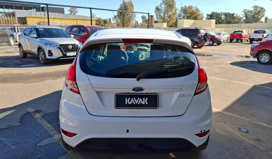 Ford Fiesta Kinetic Design 1.6 S Hatchback 2015