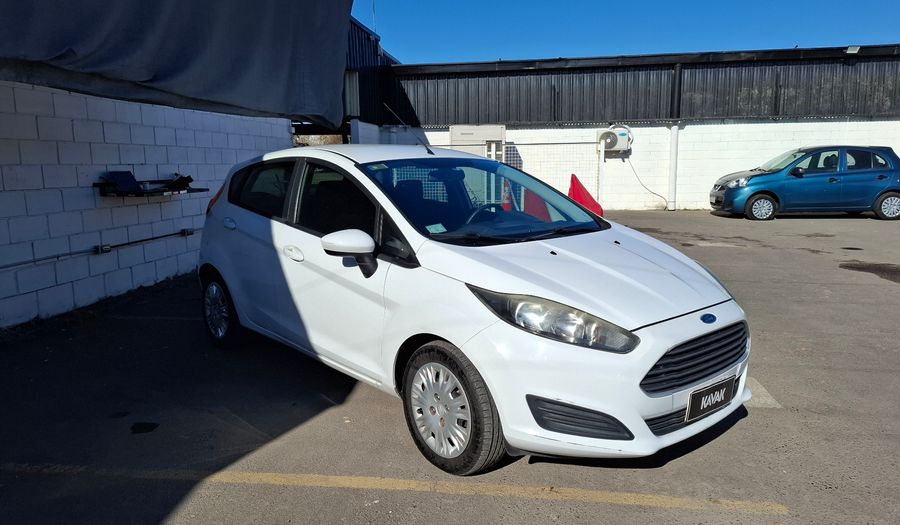 Ford Fiesta Kinetic Design 1.6 S Hatchback 2015