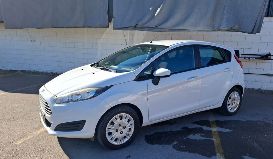 Ford Fiesta Kinetic Design 1.6 S Hatchback 2015