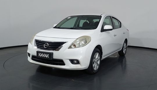 Nissan • Versa