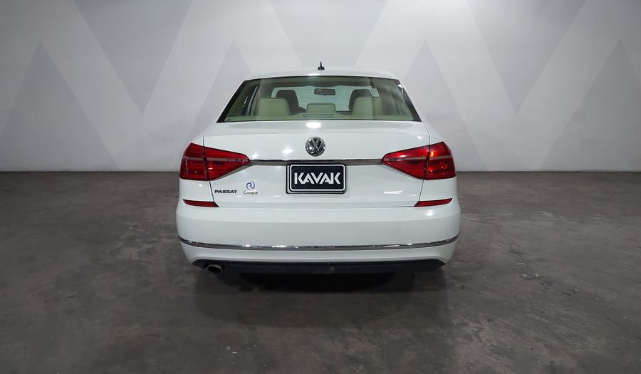 Volkswagen Passat 2.5 SPORTLINE Sedan 2016
