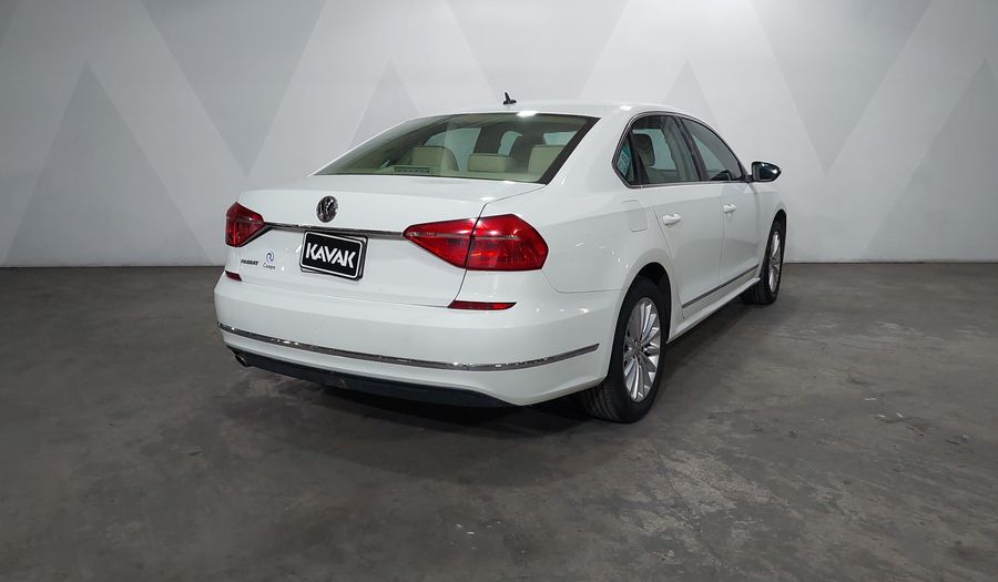 Volkswagen Passat 2.5 SPORTLINE Sedan 2016
