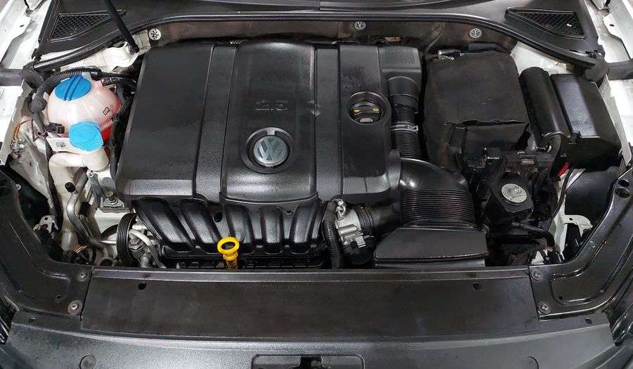 Volkswagen Passat 2.5 SPORTLINE Sedan 2016