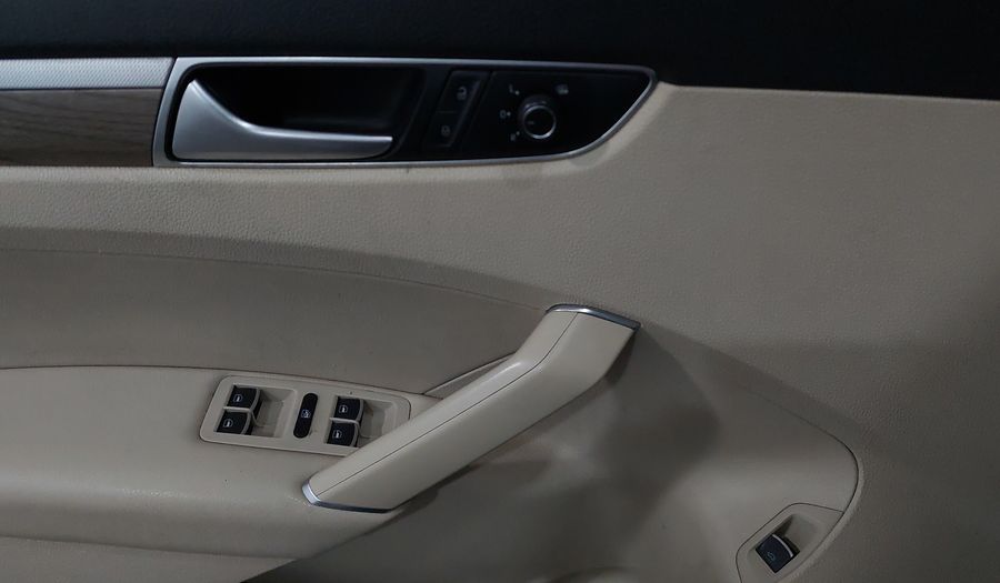 Volkswagen Passat 2.5 SPORTLINE Sedan 2016