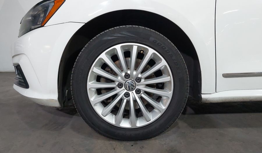 Volkswagen Passat 2.5 SPORTLINE Sedan 2016