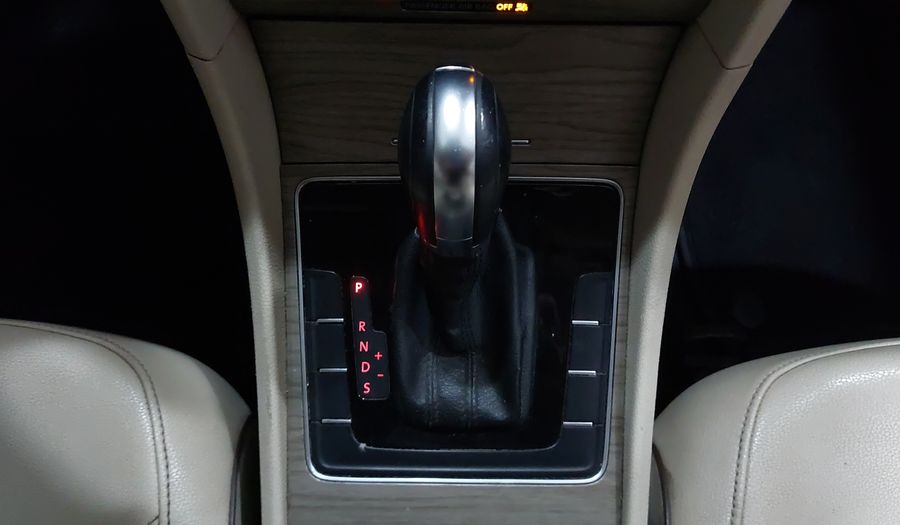 Volkswagen Passat 2.5 SPORTLINE Sedan 2016