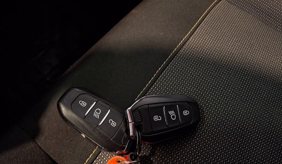 Citroen C3 1.2 PURETECH 82 BVM SHINE CONNECTED CAM Hatchback 2019