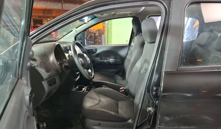 Fiat Uno 1.4 8V ATTRACTIVE 5P Hatchback 2014