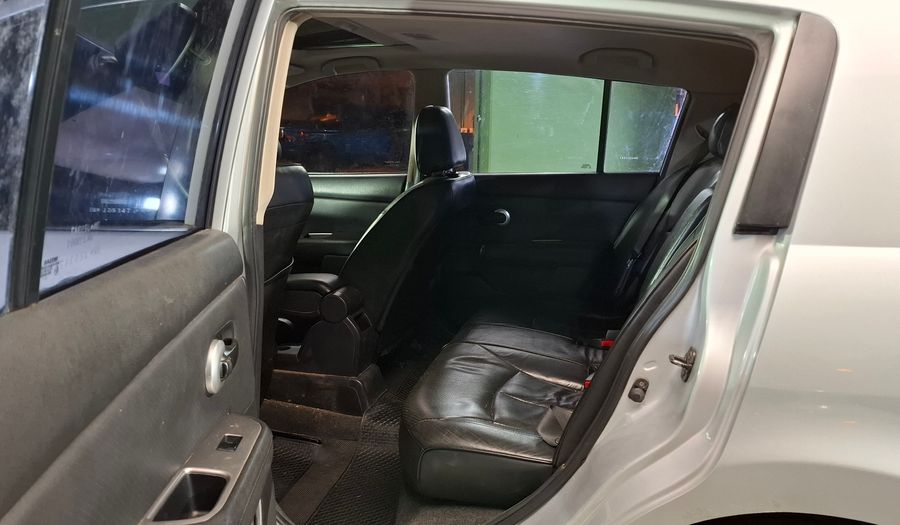 Nissan Tiida 1.8 TEKNA Hatchback 2011