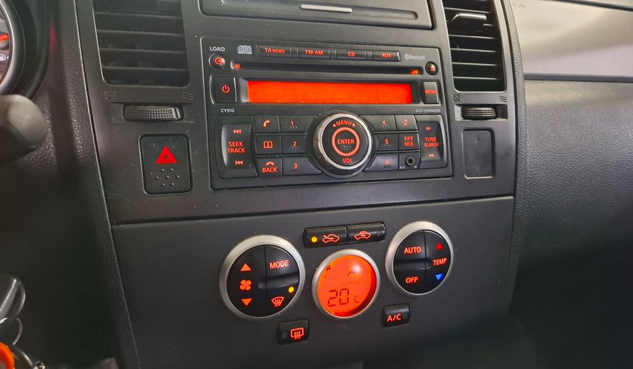 Nissan Tiida 1.8 TEKNA Hatchback 2011