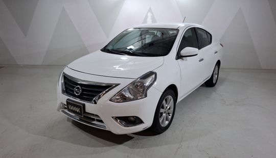 Nissan • Versa