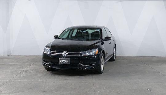 2015 • 143,174 km • Automático