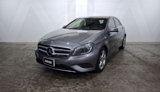 Mercedes Benz • Clase A
